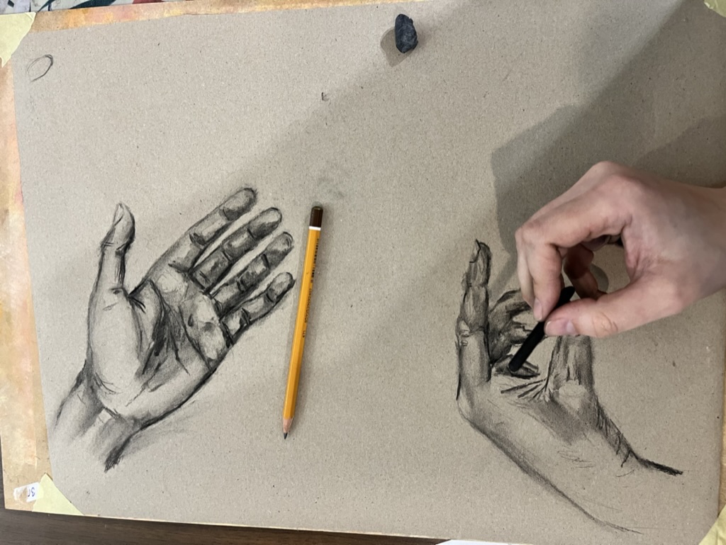 ruce, studie - figurální kresba, uhel
